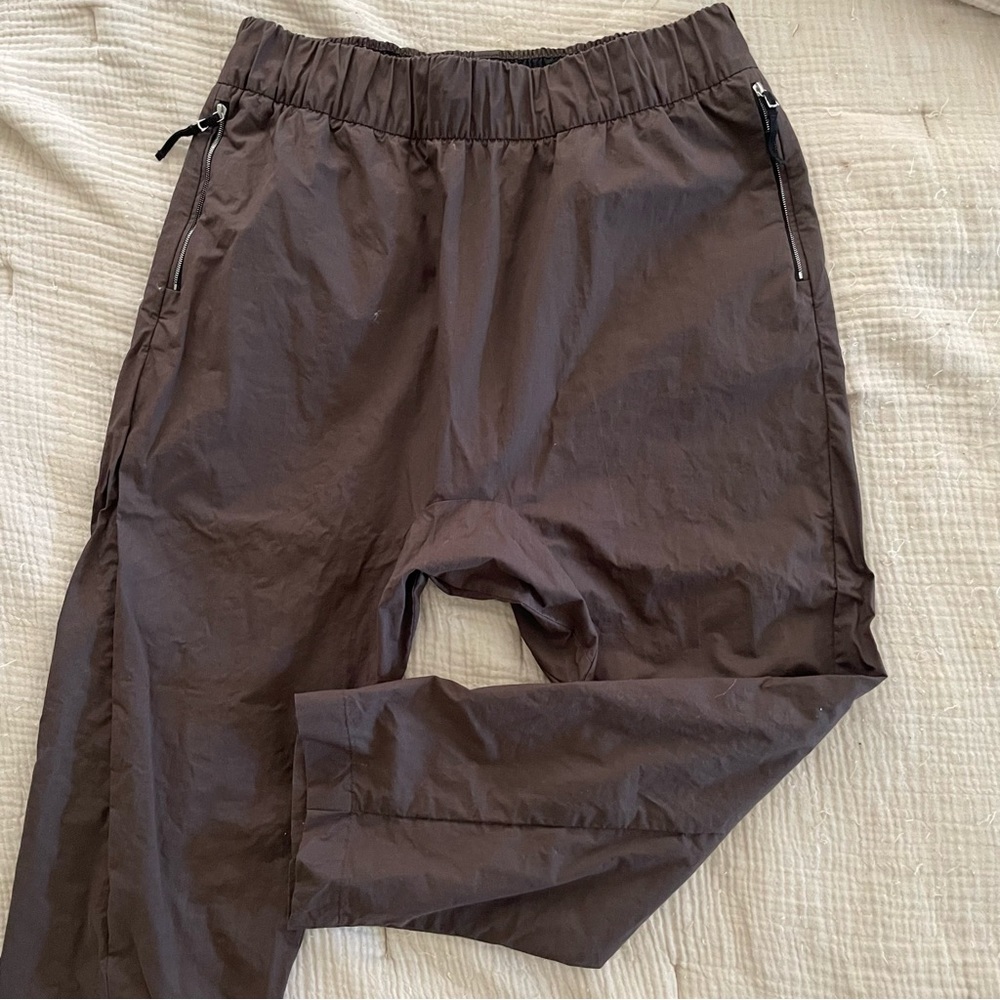 Nike ESC Woven Joggers in Velvet Brown size S
